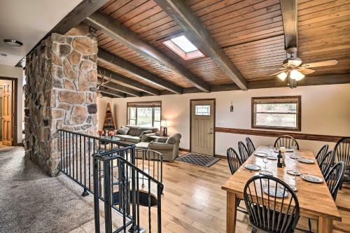 Indian Lake Retreat With Wet Bar And Covered Deck