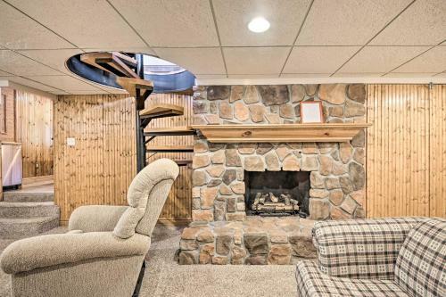 Indian Lake Retreat With Wet Bar And Covered Deck
