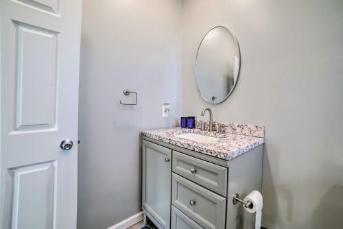 Renovated Pittsburgh Home Walk To Penn Ave!
