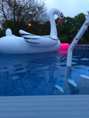Poconos Farmhouse, Private Hot Tub And Pool At Camelback