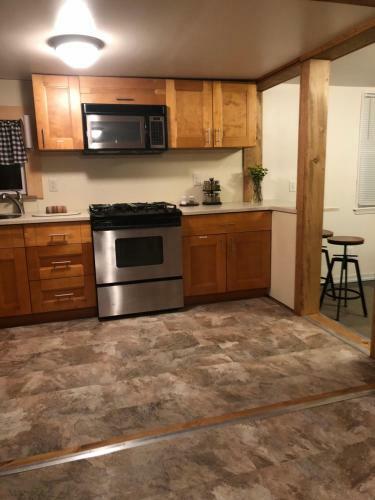 Poconos Farmhouse, Private Hot Tub And Pool At Camelback
