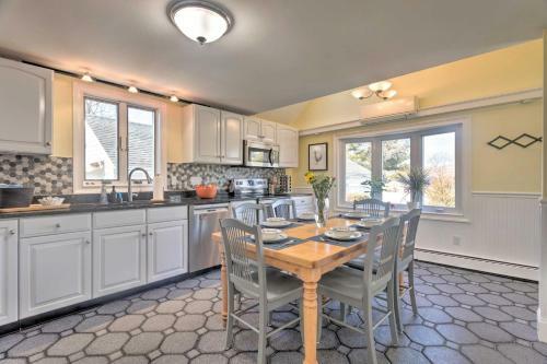 Bristol Home With Pool About 3 Mi To Dtwn And Beach!
