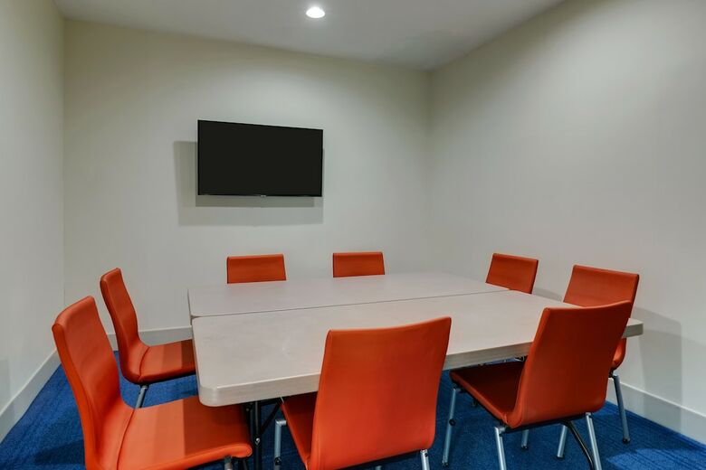 Holiday Inn Express Hotel & Suites Bryan-montpelier