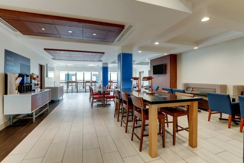 Holiday Inn Express Hotel & Suites Bryan-montpelier