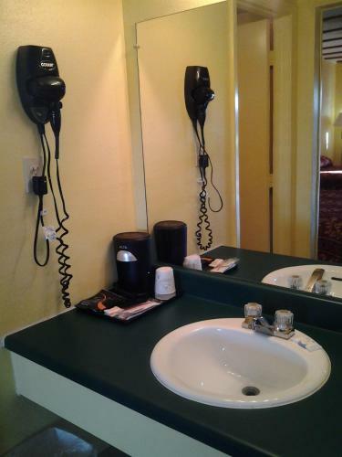 Holiday Motel