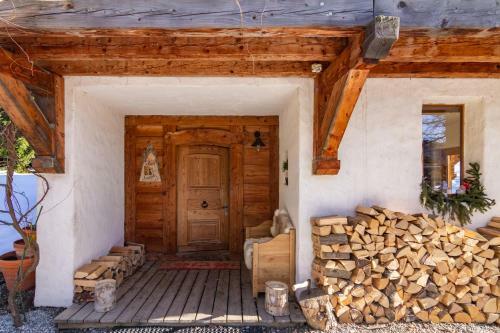 Warm & Cosy 3br Chalet W/ Fireplace In Nature