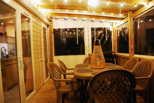Mobilhome-2ch-terrasse Chauff�e-camping Les Charmettes