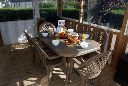 Mobilhome-2ch-terrasse Chauff�e-camping Les Charmettes