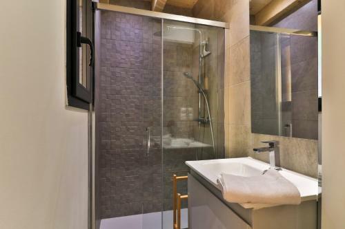Magnifique Chalet (14pers) +jacuzzi Proche Station