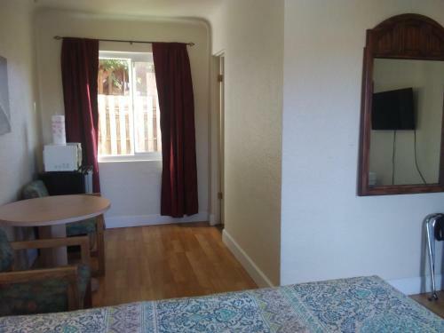 Fir Grove Motel