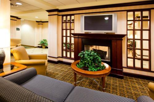 Hotel Holiday Inn Express Syracuse Airport