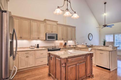 Upscale Home With Poker Room Less Than 1 Mi To Golf!