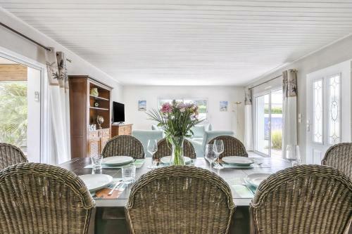 Maison Moderne Et Spacieuse Pour Six Personnes