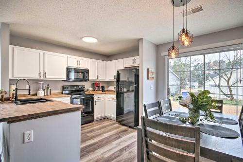 Updated Home With Yard About 7 Mi To Dtwn Columbia!