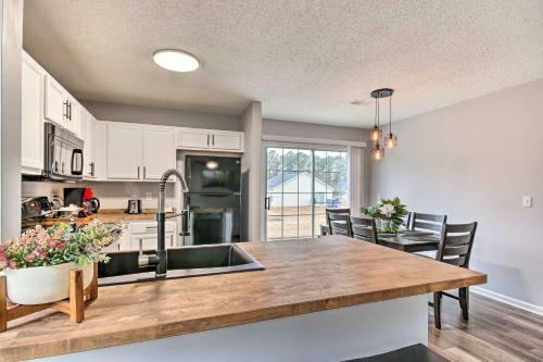 Updated Home With Yard About 7 Mi To Dtwn Columbia!