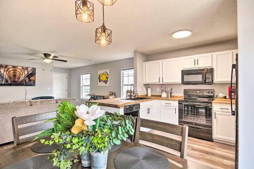 Updated Home With Yard About 7 Mi To Dtwn Columbia!