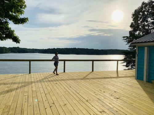 New Waterfront Cabin On The Large Sundeck #24 Cabin