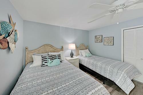 4839 Green Dolphin