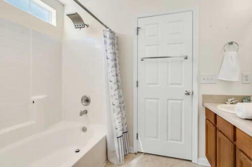 Spacious Home, Garage, Yards W/in 30 Min To All