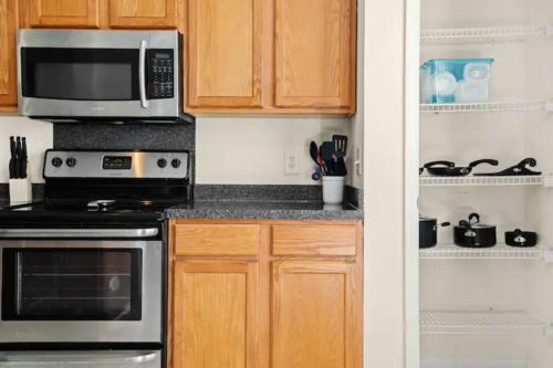 Spacious Home, Garage, Yards W/in 30 Min To All