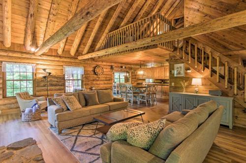Pickens Cabin With Spacious Kitchen And Dining Area!