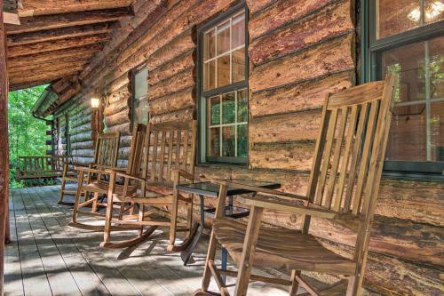 Pickens Cabin With Spacious Kitchen And Dining Area!