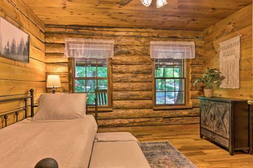 Pickens Cabin With Spacious Kitchen And Dining Area!
