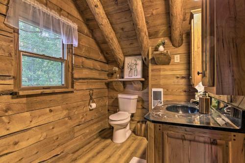 Pickens Cabin With Spacious Kitchen And Dining Area!