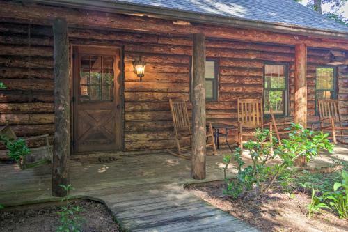 Pickens Cabin With Spacious Kitchen And Dining Area!