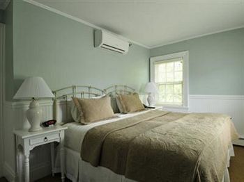 Bed & Breakfast The Hedges Inn