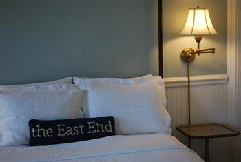 Bed & Breakfast The Hedges Inn