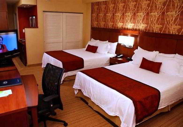 Hotel Courtyard Lima