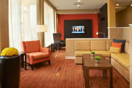 Hotel Courtyard Toledo Airport Holland