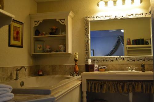 Bed & Breakfast Lindley House Garden Cottages