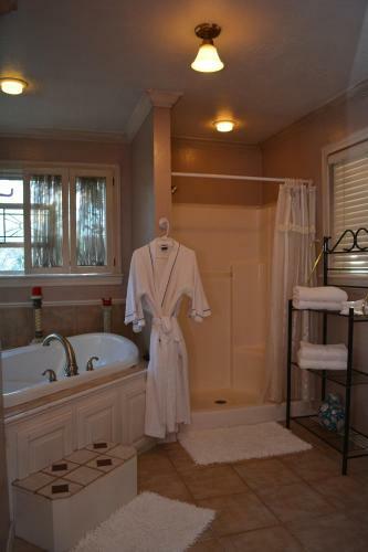 Bed & Breakfast Lindley House Garden Cottages