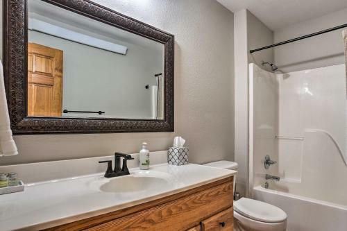 Spacious Lead Cabin With Game Room About 1 Mi Dtwn!