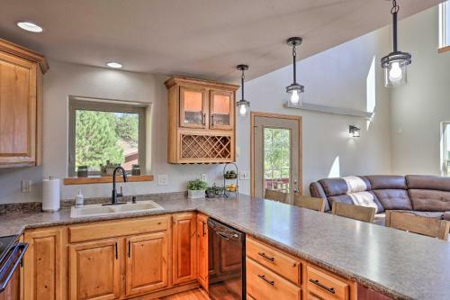 Spacious Lead Cabin With Game Room About 1 Mi Dtwn!