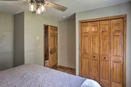 Spacious Lead Cabin With Game Room About 1 Mi Dtwn!