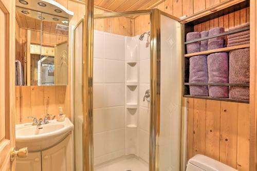 Family-friendly Getaway On 12-acre Trout Farm