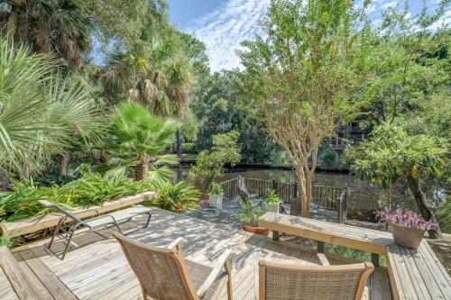 Mooring Buoy 187, 4 Bedrooms, Deck, Lagoon, Sleeps 10
