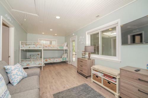 Mooring Buoy 187, 4 Bedrooms, Deck, Lagoon, Sleeps 10