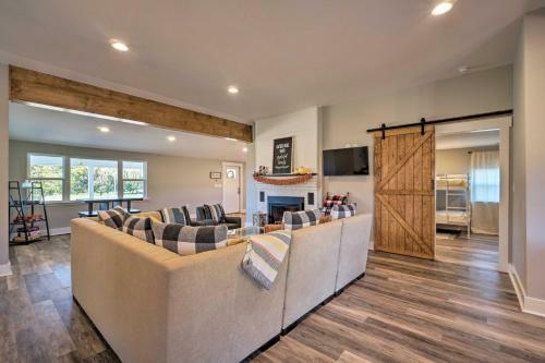Scenic Home On 20-acre Farm Families Welcome
