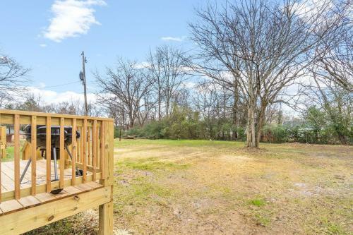 Dandy In Downtown Clarksville- - 3 Miles From Downtown!