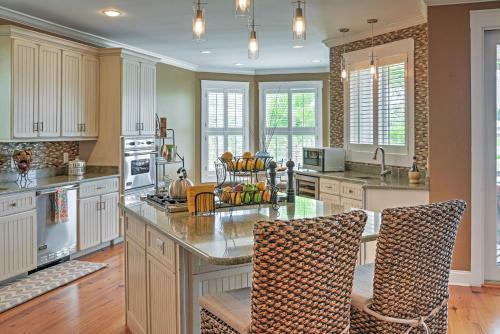 Spacious Lakefront Retreat With Fishing Dock And Deck!