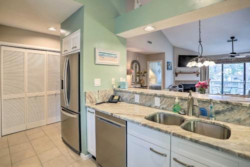 Bright Family Villa With Pool Walk To Private Beach
