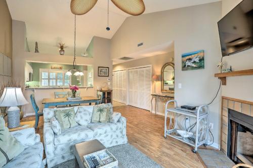 Bright Family Villa With Pool Walk To Private Beach