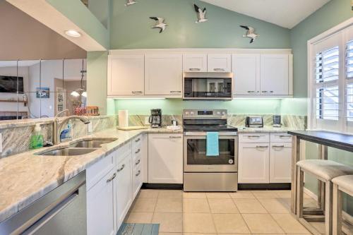 Bright Family Villa With Pool Walk To Private Beach