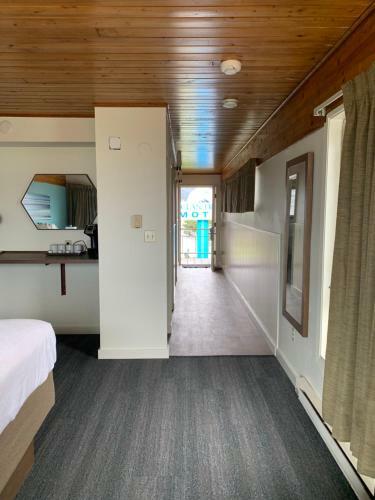 Ocean Front Motel