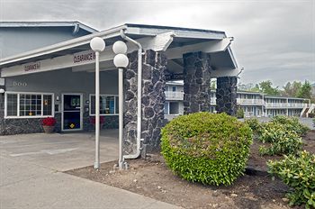 Hotel Rogue Valley Inn