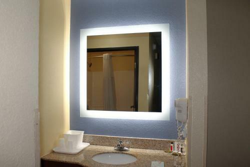 Hotel Ameristay Inn & Suites Batavia